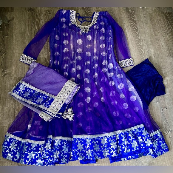 Beautiful Indian Anarkali Suit - Picture 1 of 4